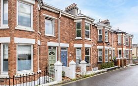 Kessel House - Outstanding Family Home, Close To Town Centre
